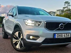 Silver Begagnad 2021 Volvo XC40 Momentum SUV | 315 000 kr (Marknadspris)
