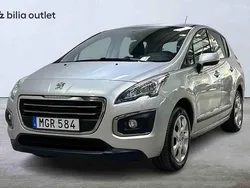 Grå Begagnad 2015 Peugeot 3008 Kombi | 109 900 kr