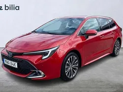 Röd Begagnad 2024 Toyota Corolla Style Kombi | 339 900 kr (Lite dyr)