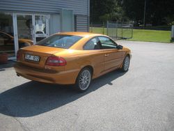 Gul Begagnad 2001 Volvo C70 Sportkupé | 150 000 kr
