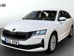 Vit Begagnad 2025 Skoda Octavia Style Kombi | 299 900 kr (Bra pris)