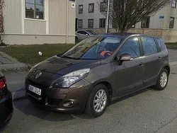Brun Begagnad 2010 Renault Scénic III Minibuss | 27 500 kr (Bra pris)