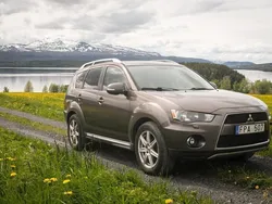 Brun Begagnad 2010 Mitsubishi Outlander Comfort Edition SUV | 45 000 kr (Marknadspris)