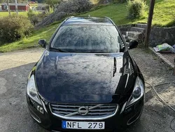 Svart Begagnad 2013 Volvo V60 Momentum Kombi | 133 999 kr (Marknadspris)