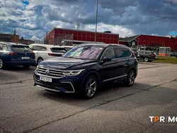 Mörkblå (blå) Begagnad 2023 VW Tiguan Allspace R-line SUV | 439 000 kr (Lite dyr)