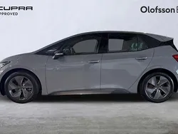 Ljusgrå Begagnad 2024 Cupra Born Halvkombi | 309 000 kr (Lite dyr)