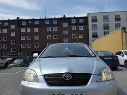 Silver Begagnad 2002 Toyota Corolla Halvkombi | 30 000 kr (Marknadspris)