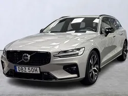 Silver Begagnad 2024 Volvo V60 Plus Kombi | 389 900 kr (Marknadspris)