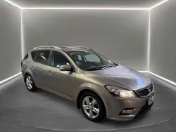 Grå Begagnad 2012 Kia Ceed Sportswagon Kombi | 39 900 kr (Marknadspris)
