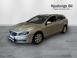 Ljusbrun Begagnad 2013 Volvo V60 Momentum Kombi | 99 900 kr (Marknadspris)