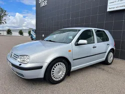 Ljusgrå Begagnad 1999 VW Golf IV Trendline Halvkombi | 17 000 kr (Marknadspris)