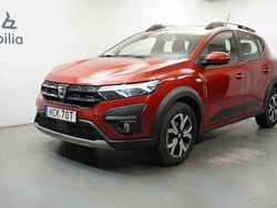 Röd Begagnad 2023 Dacia Sandero Stepway Halvkombi | 149 900 kr (Marknadspris)