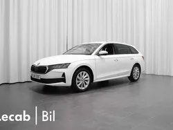 Vit (candy white) Begagnad 2025 Skoda Octavia Kombi | 284 500 kr (Marknadspris)
