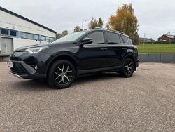 Svart Begagnad 2016 Toyota RAV4 Active SUV | 169 900 kr (Marknadspris)
