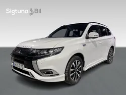 Vit Begagnad 2021 Mitsubishi Outlander P-HEV Edition SUV | 259 900 kr
