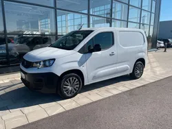 Vit Begagnad 2023 Peugeot Partner Minibuss | 289 900 kr (Dyr)