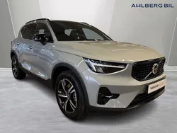 Grå Begagnad 2024 Volvo XC40 Plus SUV | 409 500 kr (Dyr)