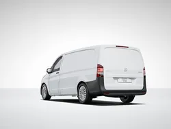 Vit Ny 2025 Mercedes Vito Minibuss | 648 750 kr (Lite dyr)