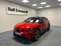 Röd Begagnad 2023 Renault Mégane Iconic Halvkombi | 359 500 kr (Marknadspris)