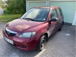 Röd Begagnad 2004 Mazda 2 Halvkombi | 20 000 kr