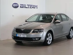 Ljusbrun Begagnad 2015 Skoda Octavia Elegance Halvkombi | 109 900 kr (Marknadspris)