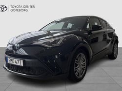 Svart Begagnad 2021 Toyota C-HR Executive SUV | 244 900 kr (Marknadspris)