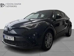 Svart Begagnad 2021 Toyota C-HR Executive SUV | 244 900 kr (Marknadspris)
