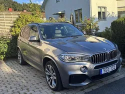 Grå Begagnad 2016 BMW X5 M Sport SUV | 349 000 kr (Marknadspris)