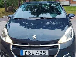Grå Begagnad 2018 Peugeot 208 Halvkombi | 60 000 kr (Superpris)