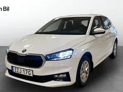 Vit (candy white) Ny 2025 Skoda Fabia Selection Halvkombi | 199 900 kr (Marknadspris)
