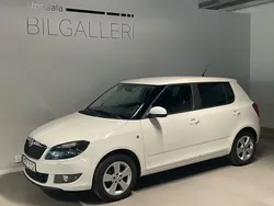 Vit Begagnad 2014 Skoda Fabia Ambiente Halvkombi | 69 900 kr (Marknadspris)