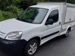 Vit Begagnad 2007 Peugeot Partner Van | 28 000 kr (Marknadspris)