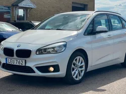 Vit Begagnad 2015 BMW 220 Active Tourer Advantage Minibuss | 179 500 kr