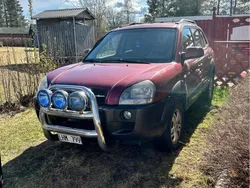 Röd Begagnad 2006 Hyundai Tucson SUV | 25 000 kr (Marknadspris)