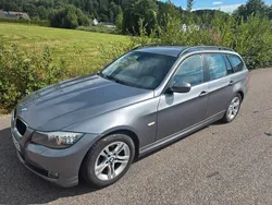 Grå Begagnad 2009 BMW 320 Comfort Edition Kombi | 74 900 kr (Marknadspris)