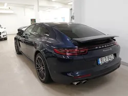 Porsche Panamera 4S