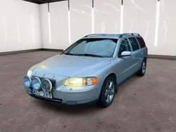 Ljusgrå (grå) Begagnad 2005 Volvo V70 Kinetic Kombi | 29 900 kr (Lite dyr)