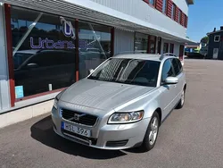 Ljusgrå Begagnad 2008 Volvo V50 Kinetic Kombi | 54 900 kr (Lite dyr)