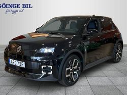 Svart Ny 2025 Renault 5 E-Tech Techno Halvkombi | 408 800 kr (Marknadspris)