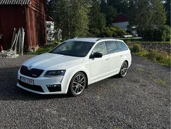 Vit Begagnad 2016 Skoda Octavia RS Kombi | 175 000 kr (Marknadspris)