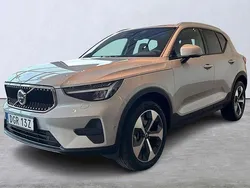 Silver Begagnad 2025 Volvo XC40 Core SUV | 369 000 kr (Bra pris)