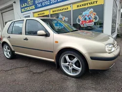 Ljusgul Begagnad 2000 VW Golf IV Basis Halvkombi | 19 900 kr (Marknadspris)