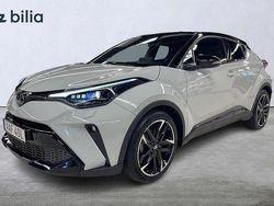 Grå Begagnad 2022 Toyota C-HR Sport SUV | 299 900 kr (Marknadspris)