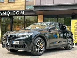 Svart Begagnad 2018 Alfa Romeo Stelvio SUV | 289 900 kr (Bra pris)