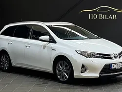 Vit Begagnad 2014 Toyota Auris Touring Sports Edition Kombi | 129 900 kr (Marknadspris)