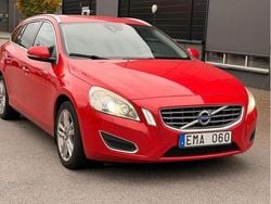 Röd Begagnad 2012 Volvo V60 Summum Kombi | 95 000 kr (Bra pris)