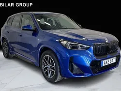 Blå Begagnad 2023 BMW iX1 M Sport SUV | 549 000 kr (Marknadspris)