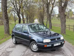 Mörkblå Begagnad 1994 VW Golf III Halvkombi | 29 900 kr