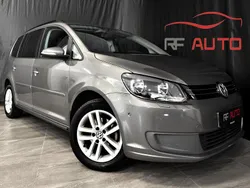 Grå Begagnad 2010 VW Touran Minibuss | 84 900 kr (Marknadspris)