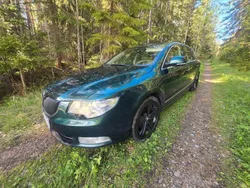 Mörkgrön Begagnad 2009 Skoda Superb Elegance Halvkombi | 34 900 kr